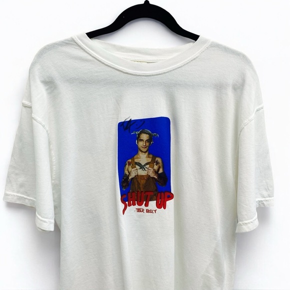 Tyler Posey "Shut Up" Graphic Band Tee Signed Unisex Shirt In White - Picture 6 of 8
